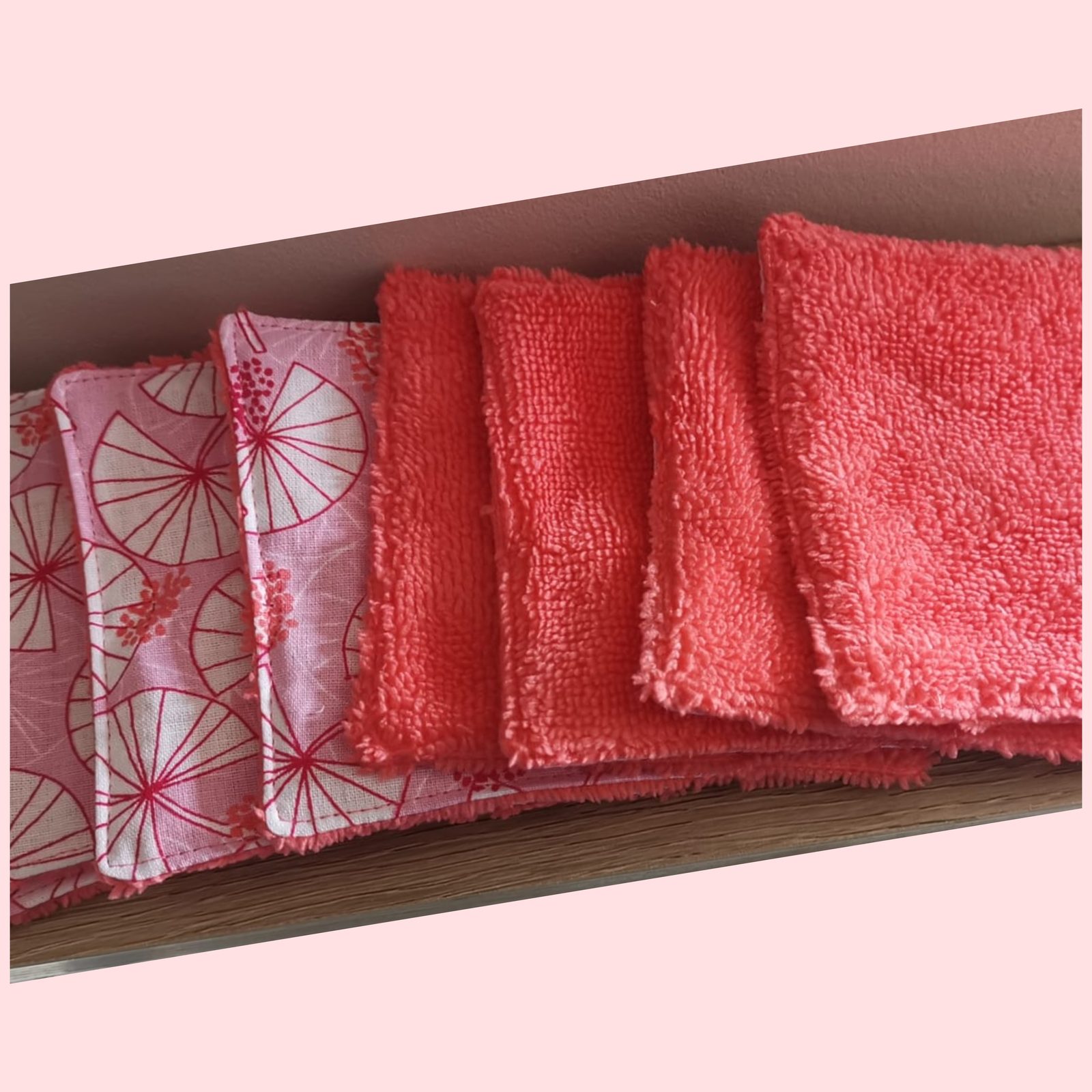 Lingettes lavables cousues main, motif fleuri