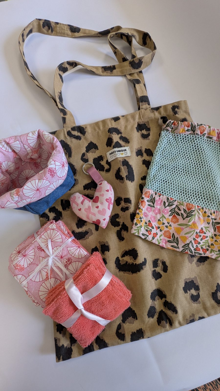 Tote bag léopard et créations diverses réalisées à l'atelier